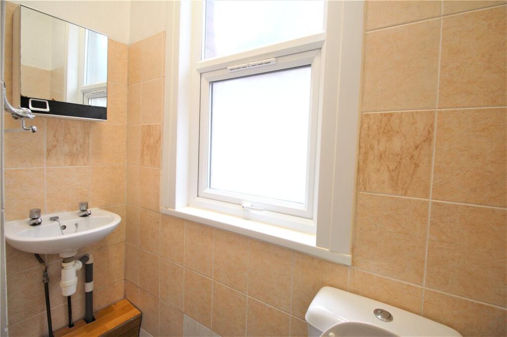6 bedroom house for rent