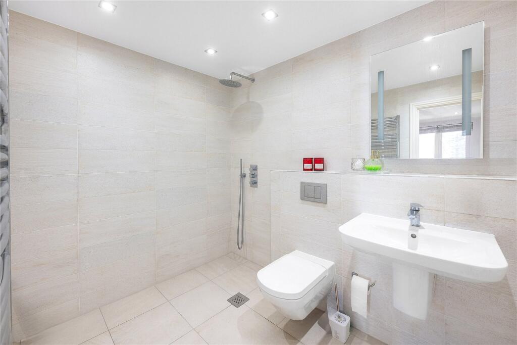 4 bedroom flat for rent