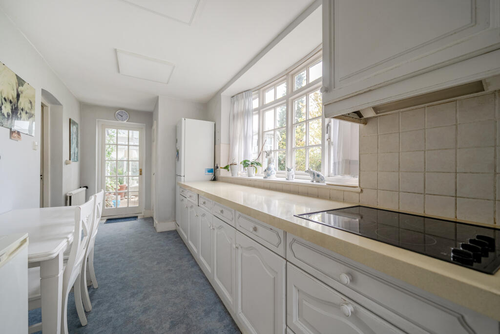 House in Tunbridge Wells, Speldhurst - More