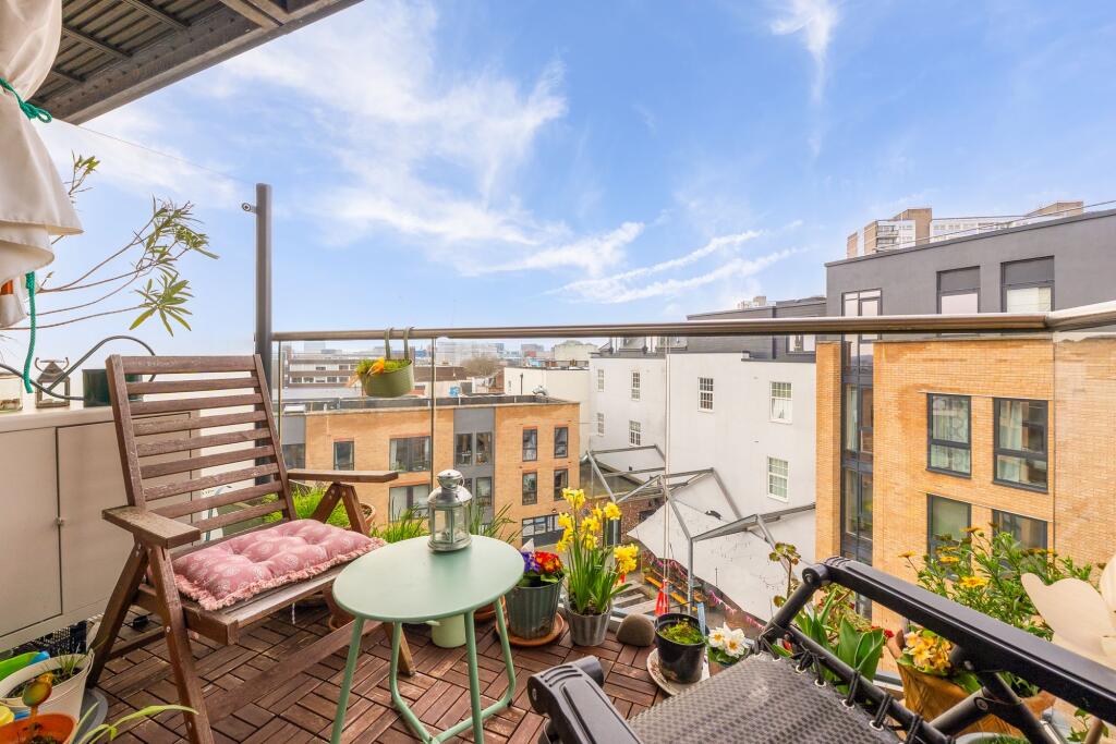 Apartment in Bristol, Carriageworks, St Paul's - View 4