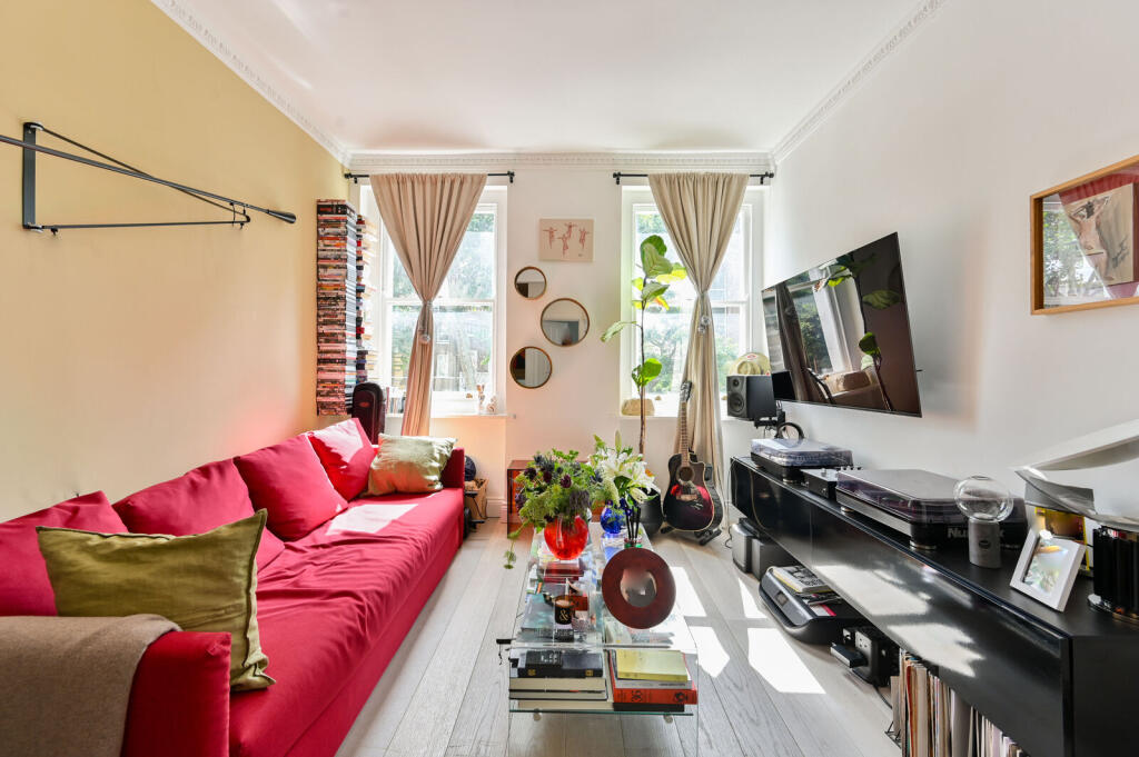 Apartment in London - View 5