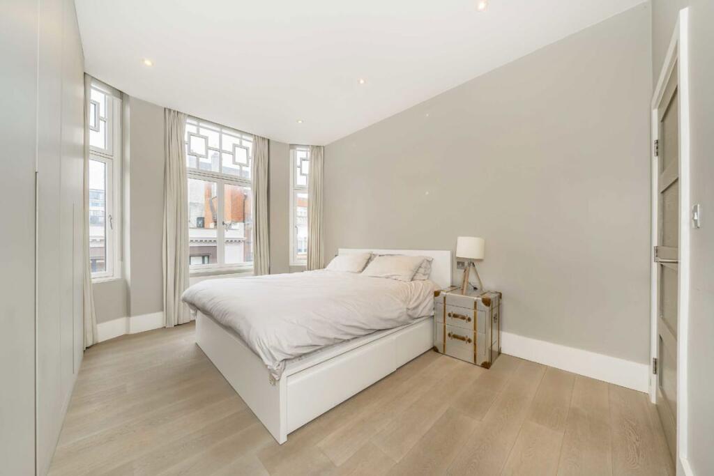 Apartment in London - More