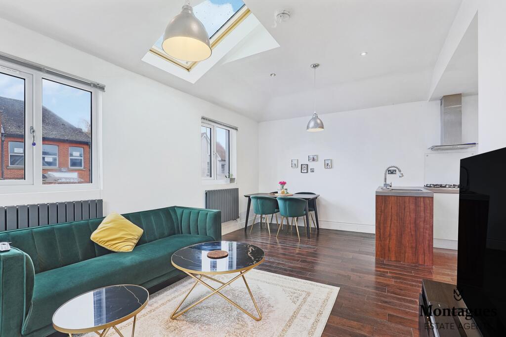 Main image of property: Hemnall Street, Epping, CM16