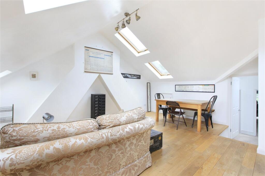 House in London - View 5