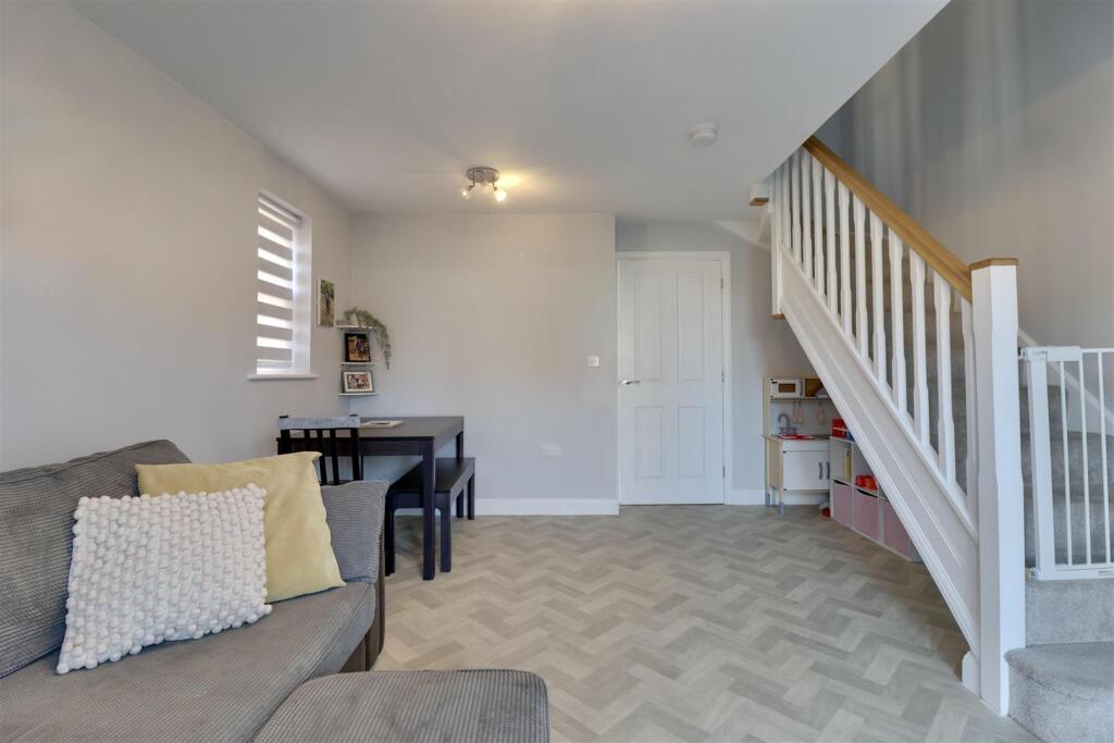 Plant Farm Crescent, Waterlooville photo 3