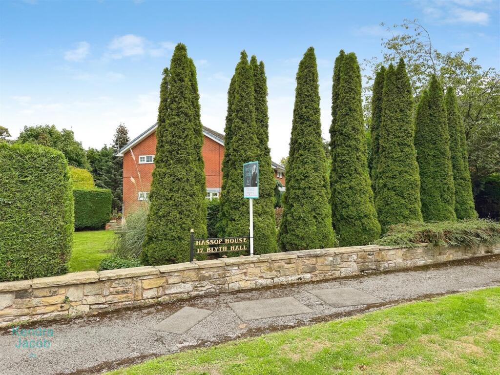 House in Worksop, Blyth - View 3