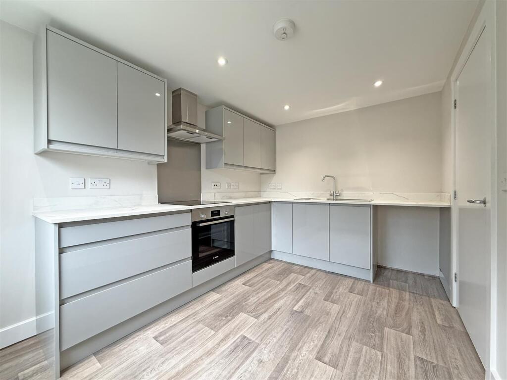 Copthorne Gate, Copthorne, Shrewsbury - View 5