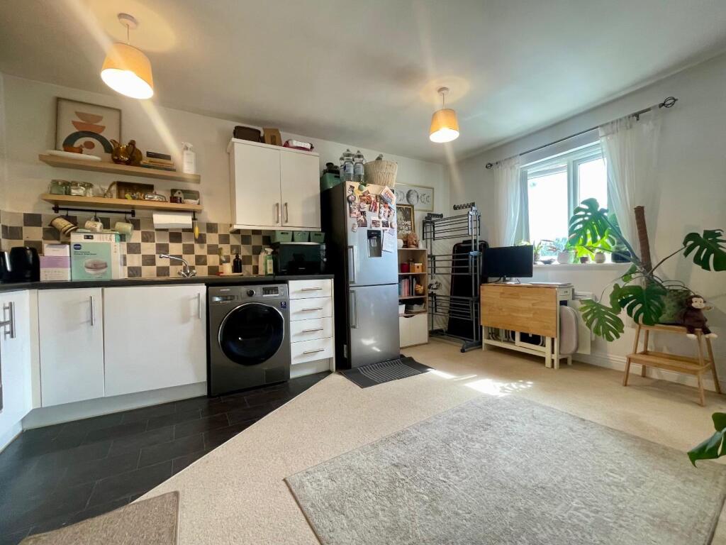 Apartment in Northampton, West Northamptonshire - View 4