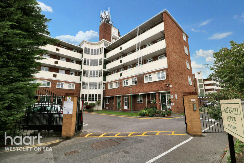 Apartment in Southend-on-Sea - View 5