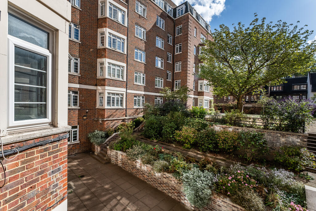 Apartment in London - More