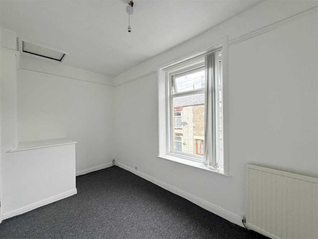 House in Oldham - View 5