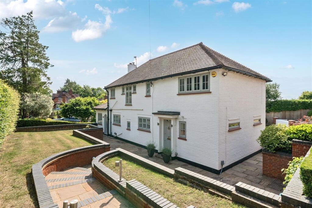 House in Surrey Heath, Old Dean - View 6