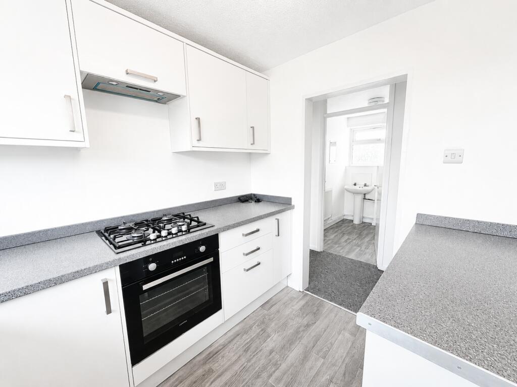 Apartment in Basildon, Essex - View 2