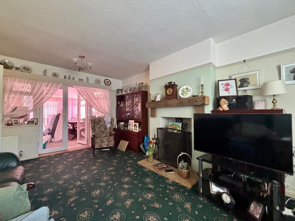 Collingdale Road, The Headlands, Northampton NN3 photo 4
