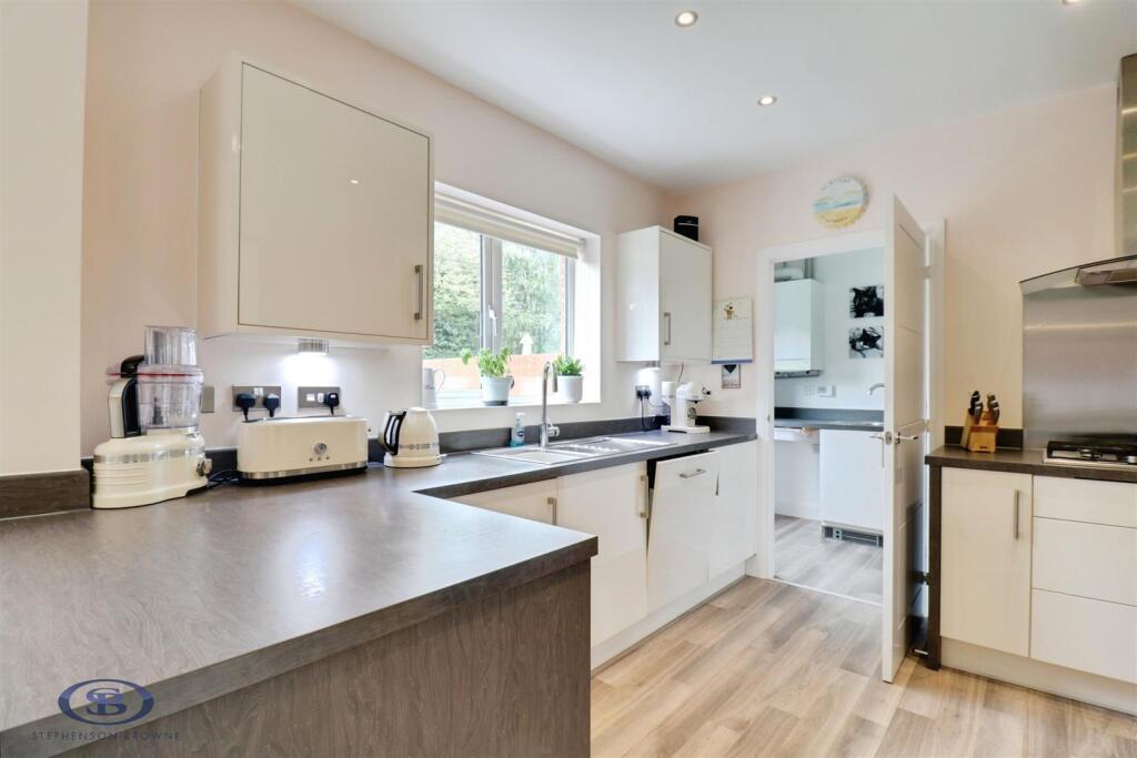 House in Stoke-on-Trent - More