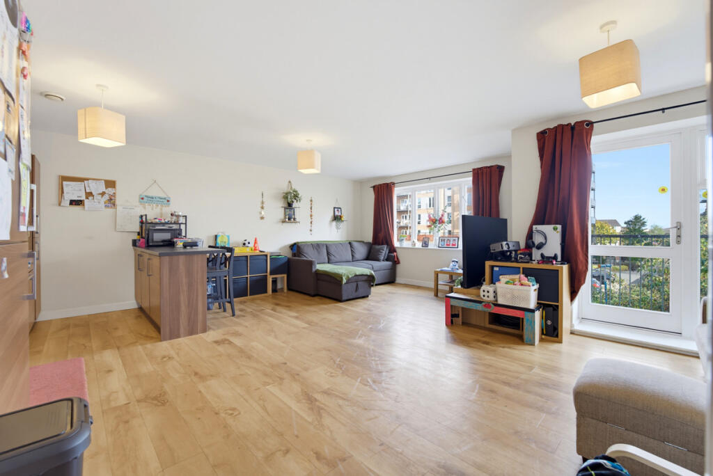 Park Lodge Avenue, West Drayton, UB7 photo 4