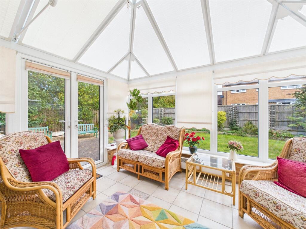 Moorhen Court, Quedgeley, Gloucester, Gloucestershire, GL2 photo 4