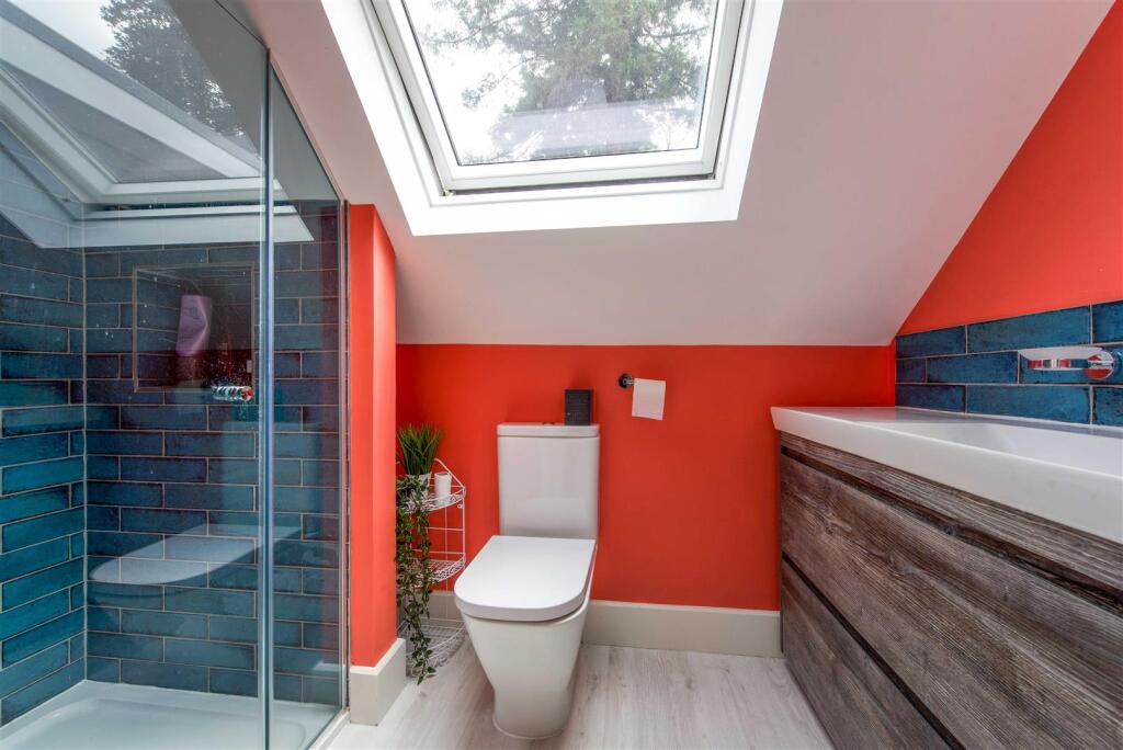 Apartment in Twickenham - More