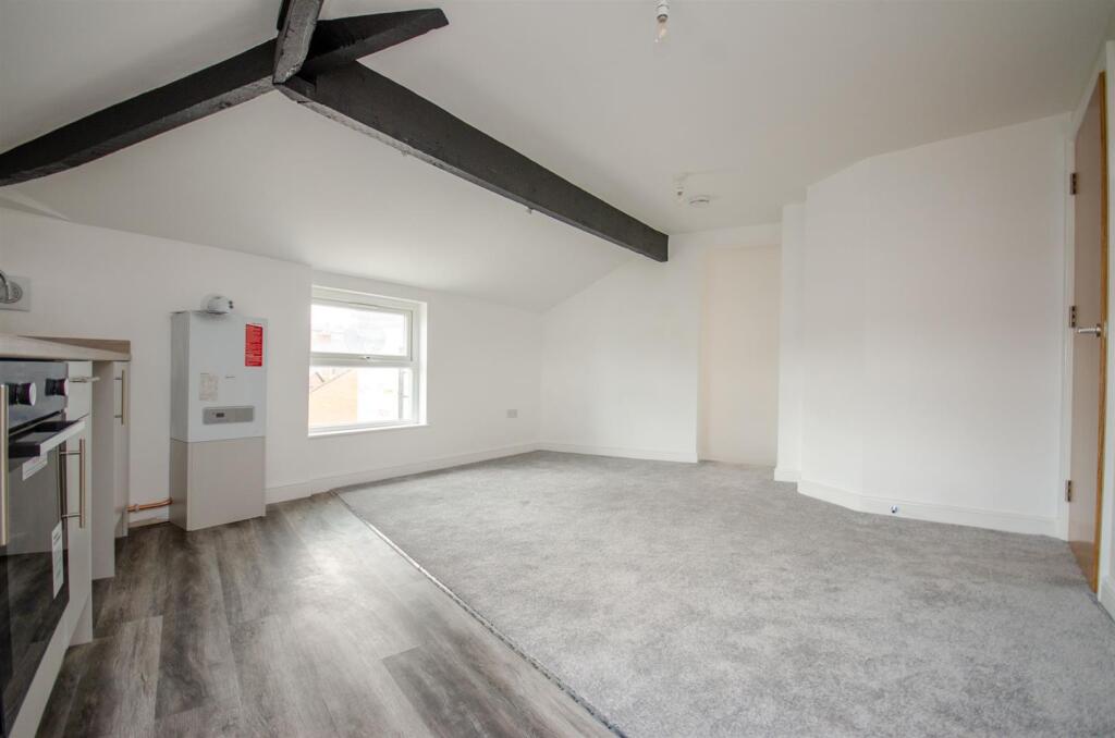 Apartment in Preston - View 5