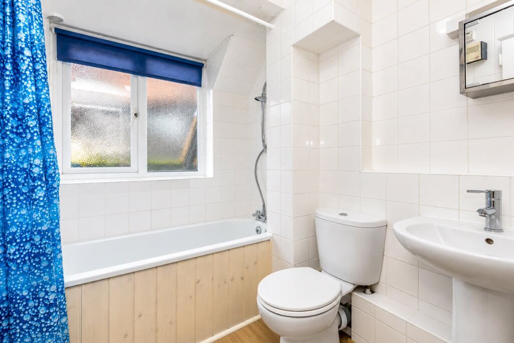 Apartment in Guildford - More