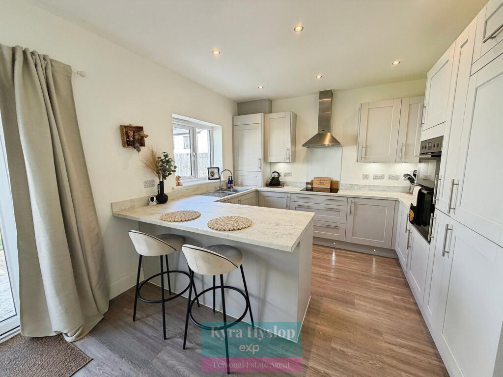 Main image of property: Elm Park Way