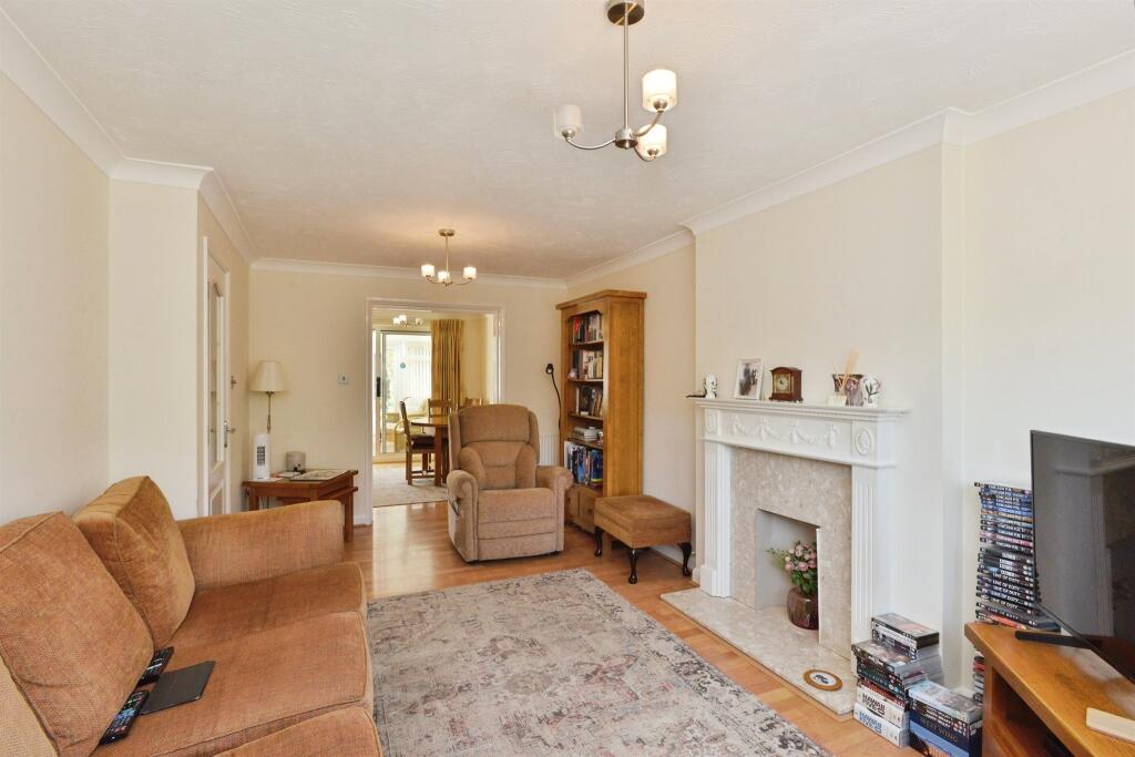 House in Old Stratford, West Northamptonshire - View 4
