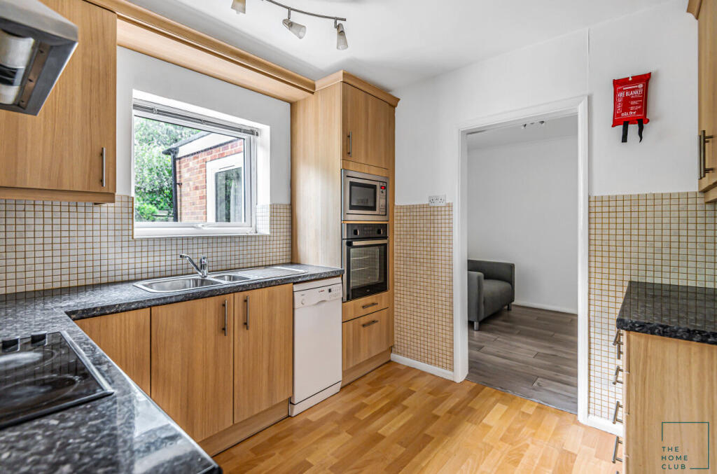House in Guildford, Surrey - View 2