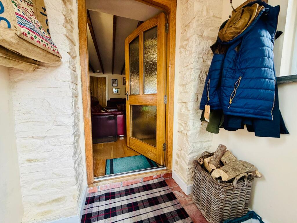 Cellan, Lampeter, SA48 - More