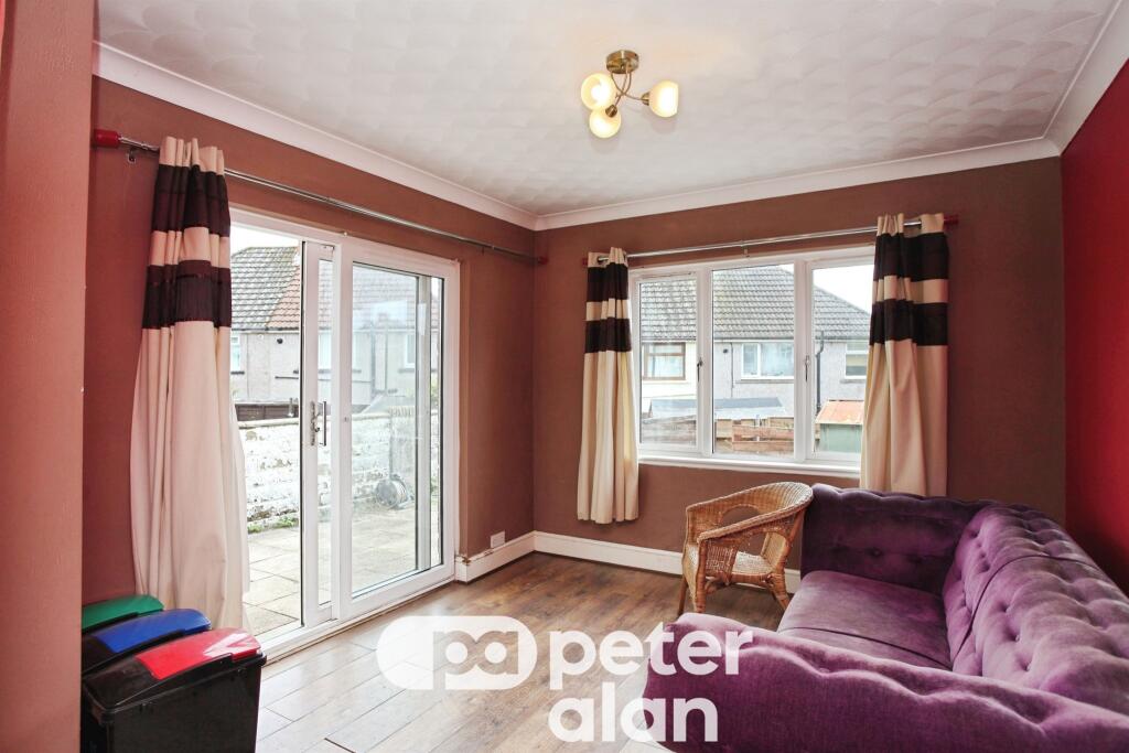 House in Newport - View 3