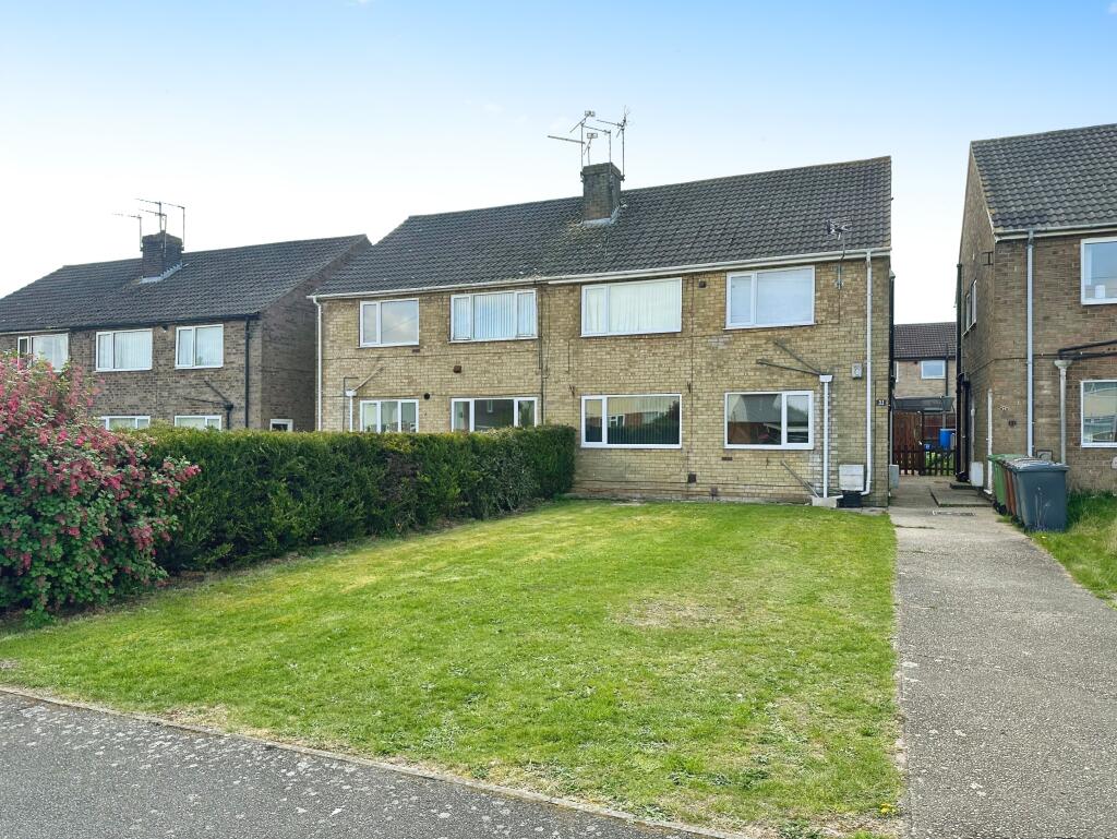 2-bed flat on Wheatfield Road, Lincoln, LN6, £90,000