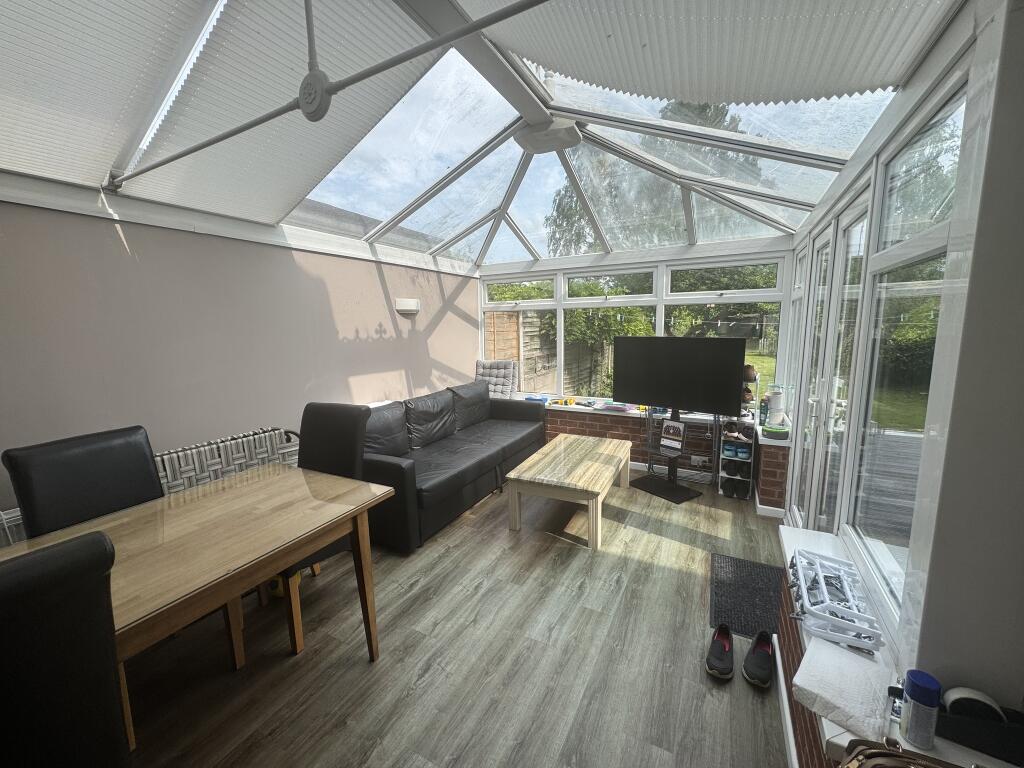 9 Duck Lane, Wolverhampton, WV8 1HZ photo 4