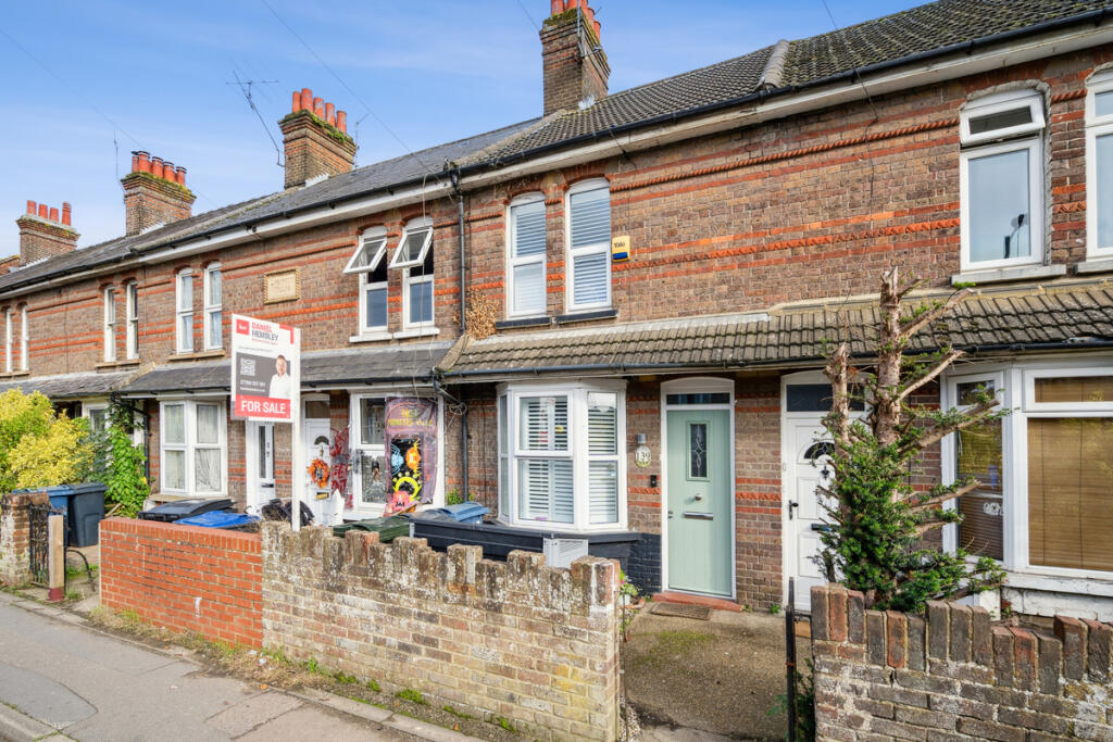 Main image of property: Bellingdon Road, Chesham, HP5