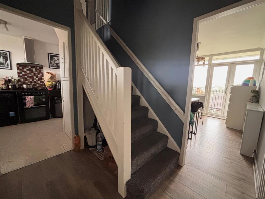 Apartment in Solihull, Kingshurst - More