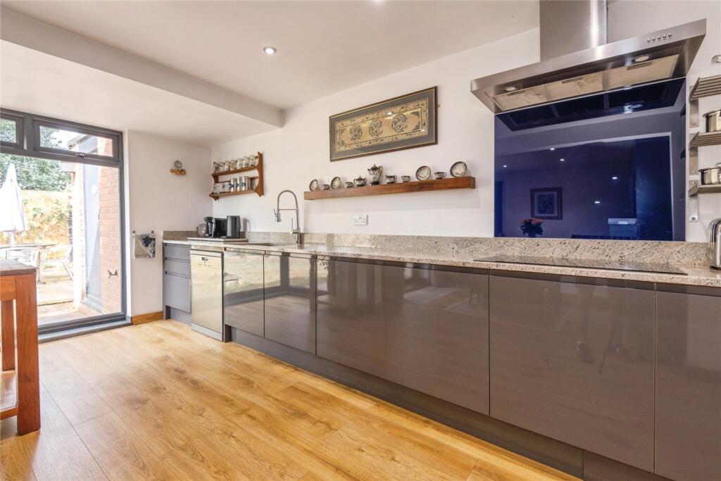 House in Taunton, Wellsprings - View 4