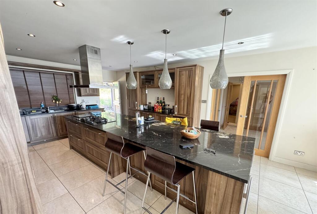 Egerton Close, Mansfield - More