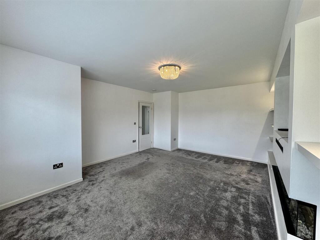 House in Ammanford, Llandybie - View 5