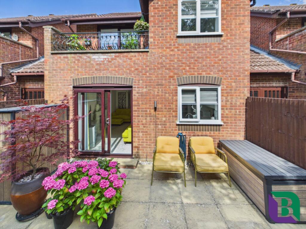 Apartment in Woburn, Central Bedfordshire - View 2