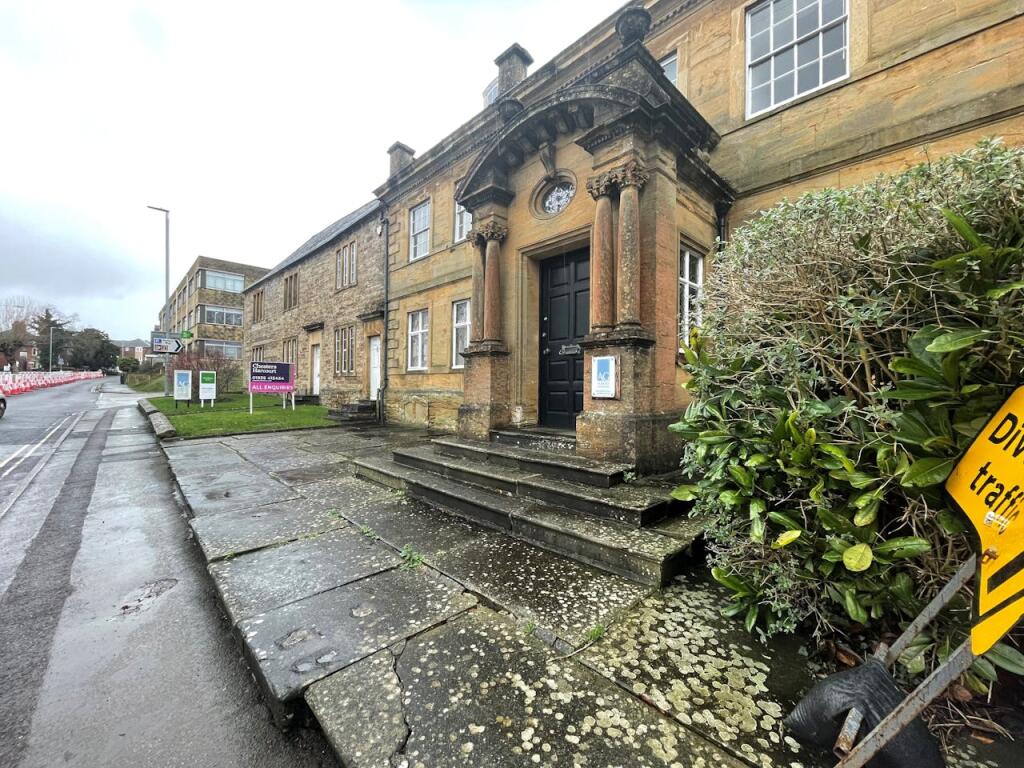 Hendford Manor, 33 Hendford, Yeovil, BA20 1UN