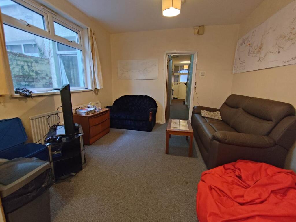 House in Cardiff, Tredegarville, Roath - View 2