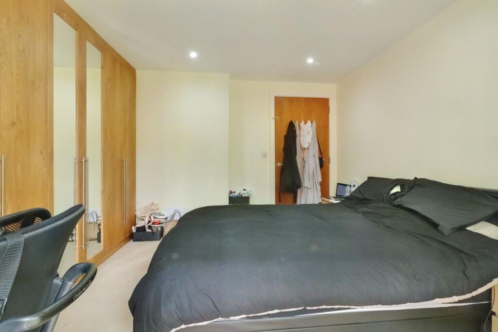 Apartment in Harrow - View 4