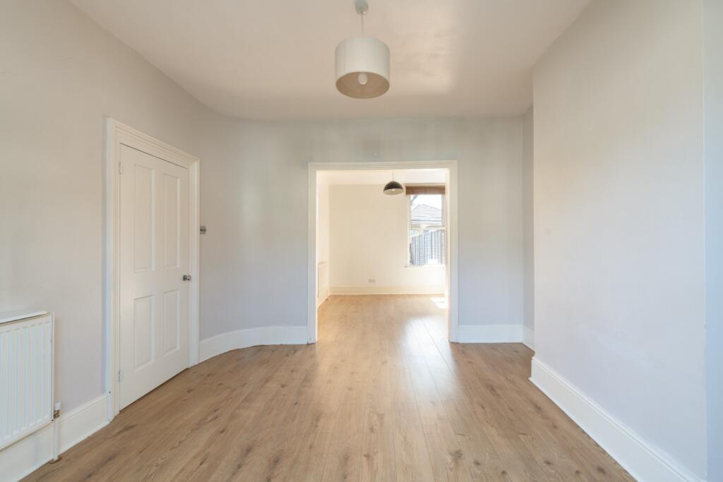 House in London, Cann Hall, Leytonstone - More