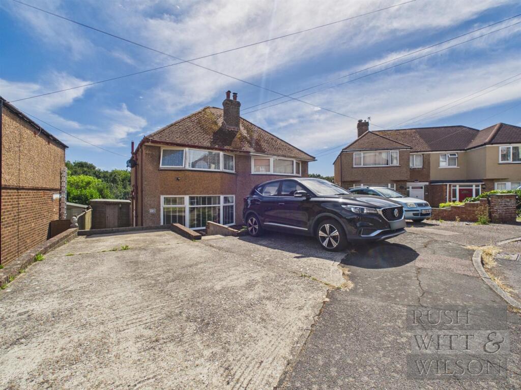 3-bed semi-detached on Valleyside Road, Hastings, £300,000