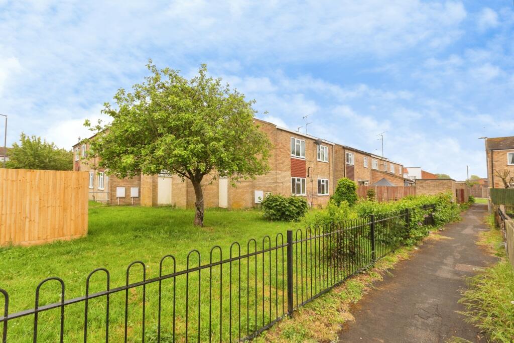 Main image of property: Lavric Road, Aylesbury, Buckinghamshire, HP21