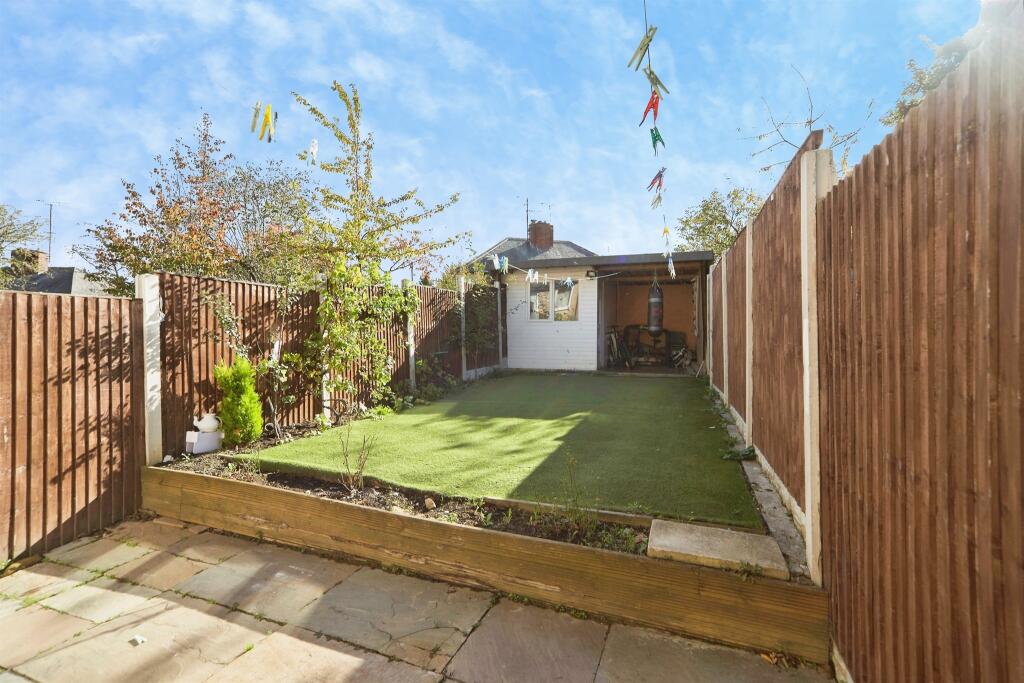 House in Leeds, West Yorkshire - View 4