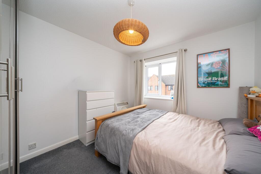 Apartment in Dacorum, Hertfordshire - View 4