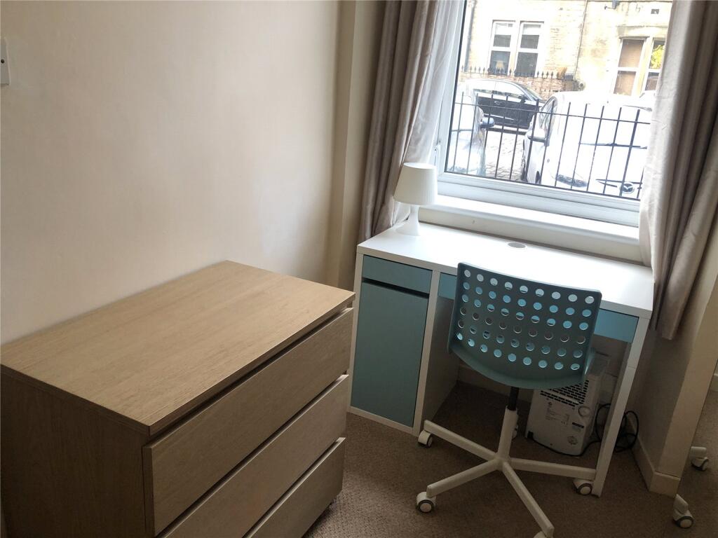 Apartment in Edinburgh - More