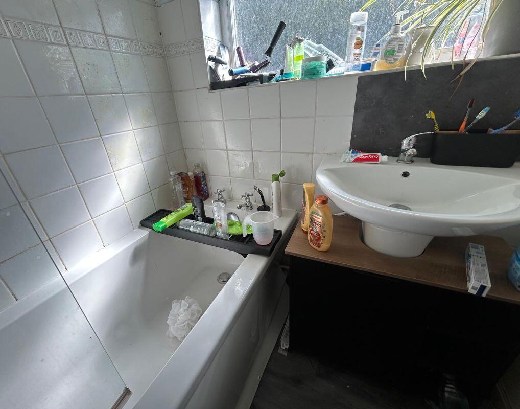 House in Leicester, City of Leicester - View 4