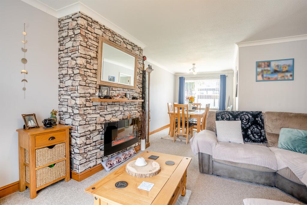 House in Newport, Chepstow - More