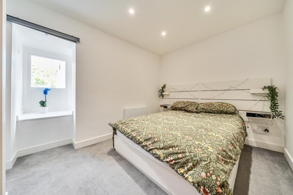 Apartment in London - More