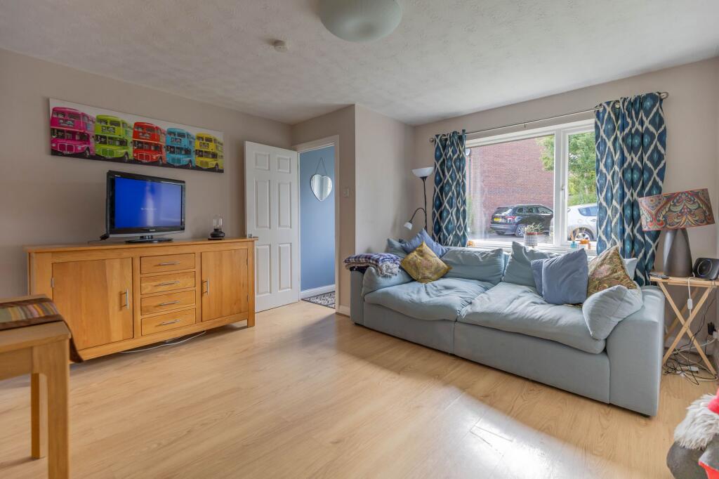 Orwell Close, Malmesbury, SN16 photo 4